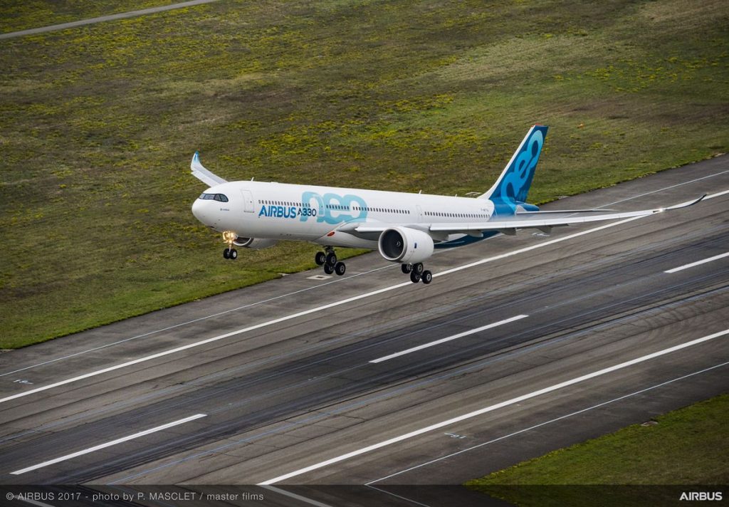 A330neo-first-flight-take-off-061